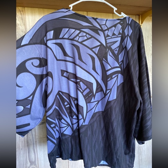 Born Hawai’i front tie top - Picture 3 of 11